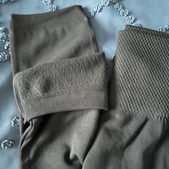 New! Fleece lined leggings - Picture 3 of 4